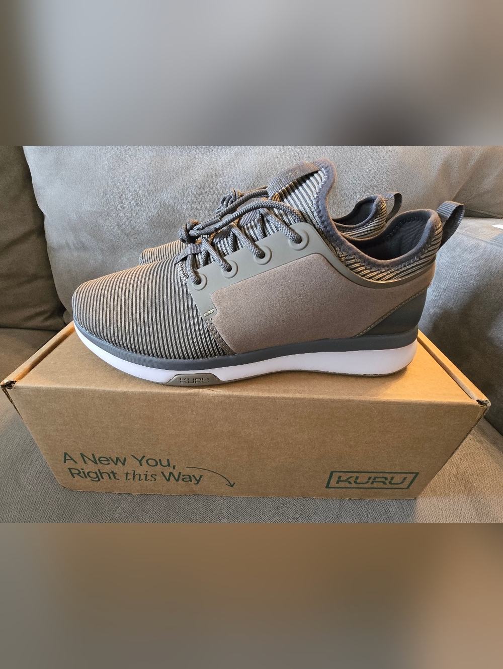 NIB Kuru Atom Men's Grey Athletic Lace-Up Sneakers Men's 10